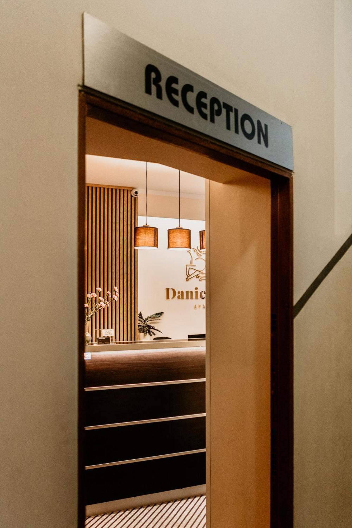 Daniel Griffin Aparthotel By Artery Hotels Краков Экстерьер фото